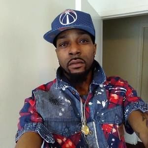 Meet your Posher, Derrick